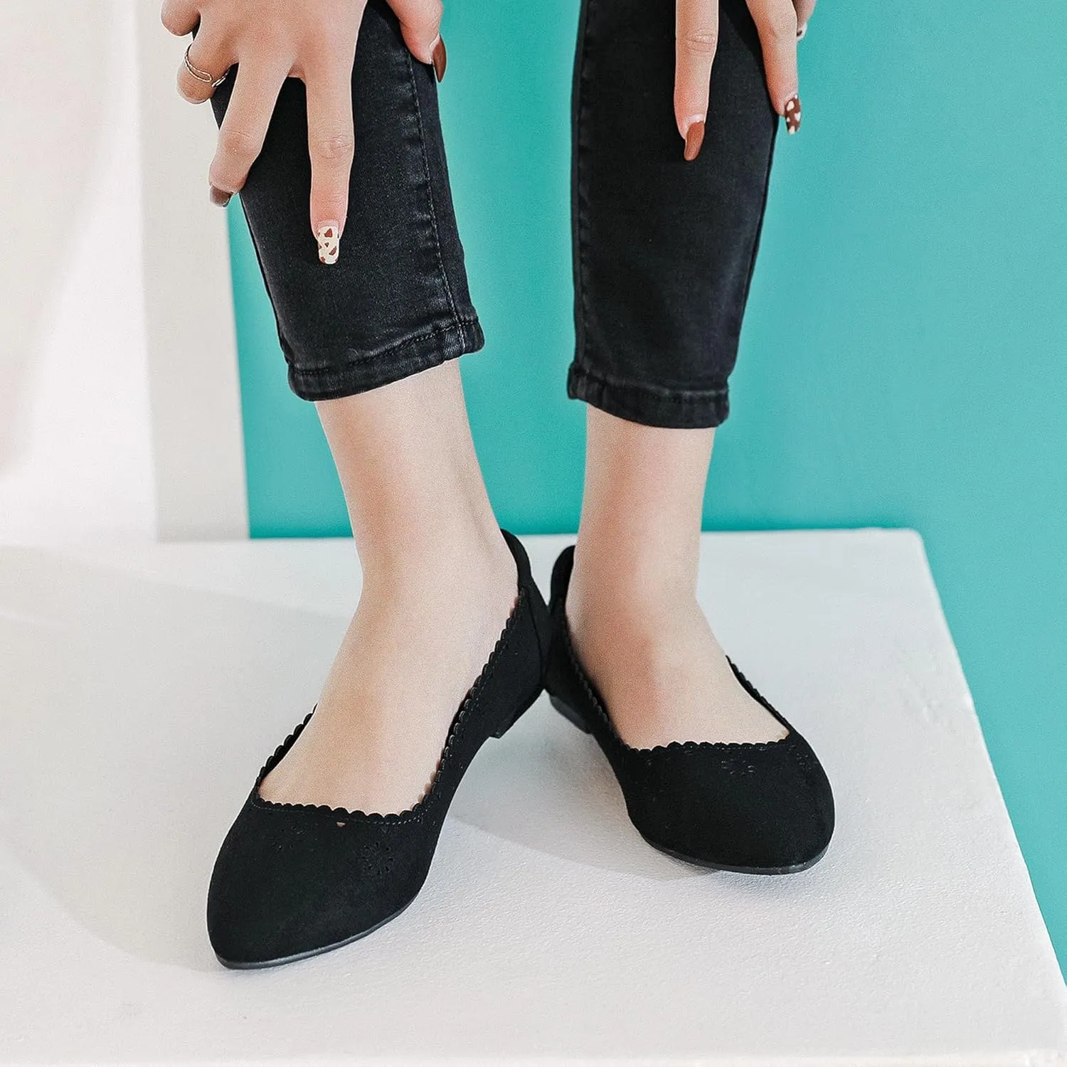 Ataiwee Women's Wide Flat Shoes - Pointed Ladies T-Strap Adjustable Summer Shoes.