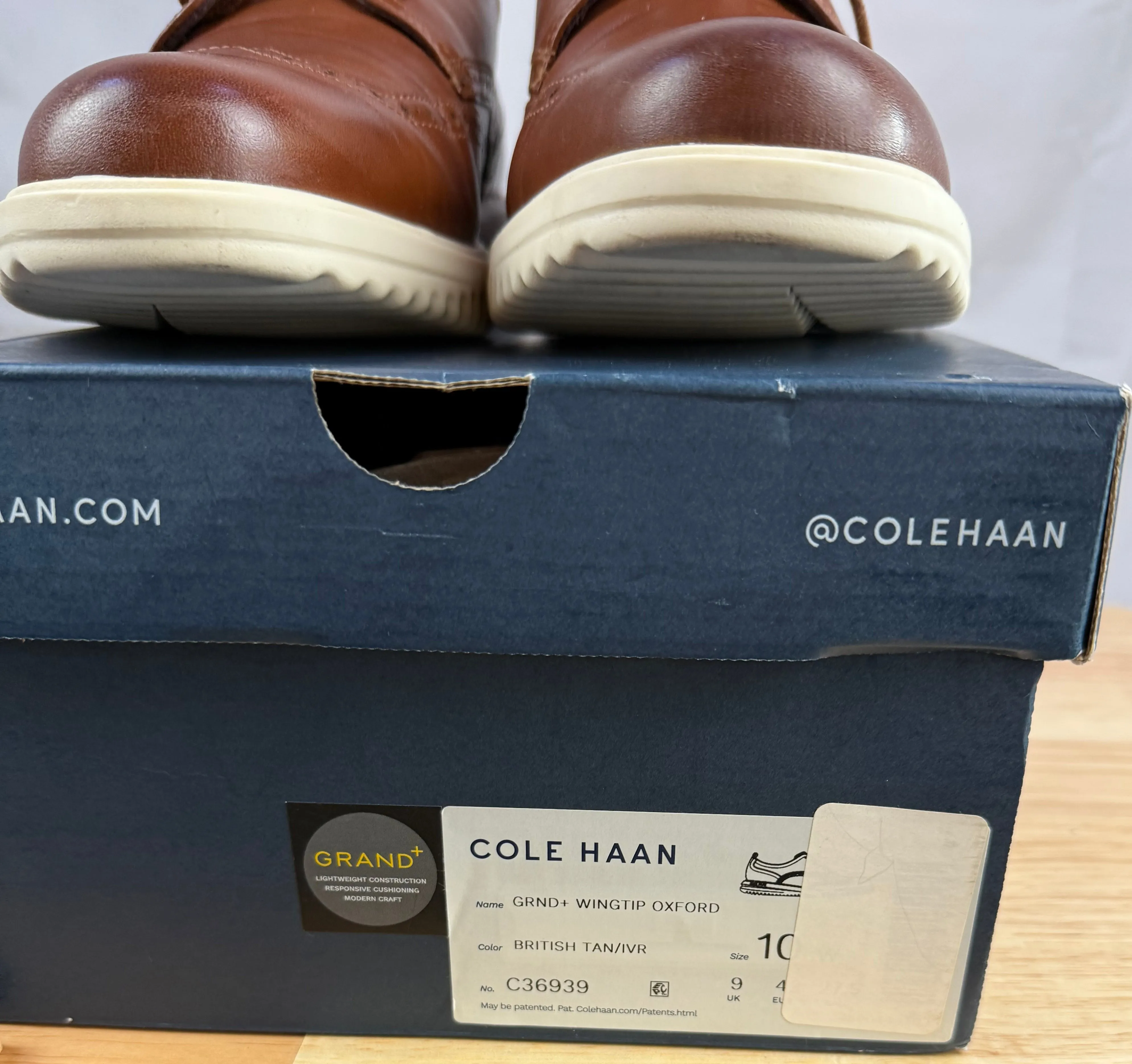 Cole Haan Grand  Wingtip Oxford British Tan Floor Sample Size 9 With Box