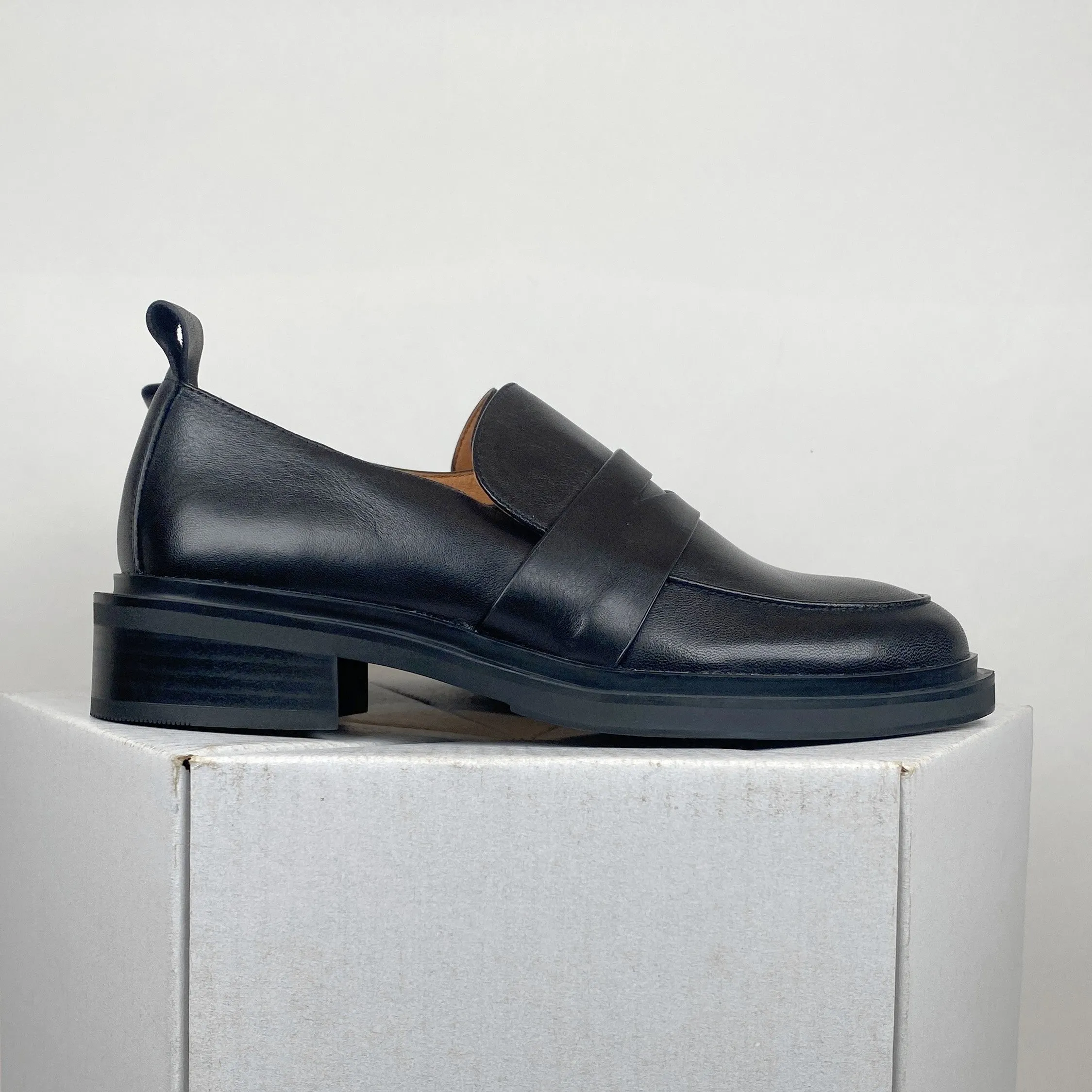 Eos coia black
