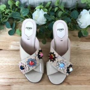 Fendi Flowerland Crisscross Sandal, Cappuccino/Natural/Multi 35.5