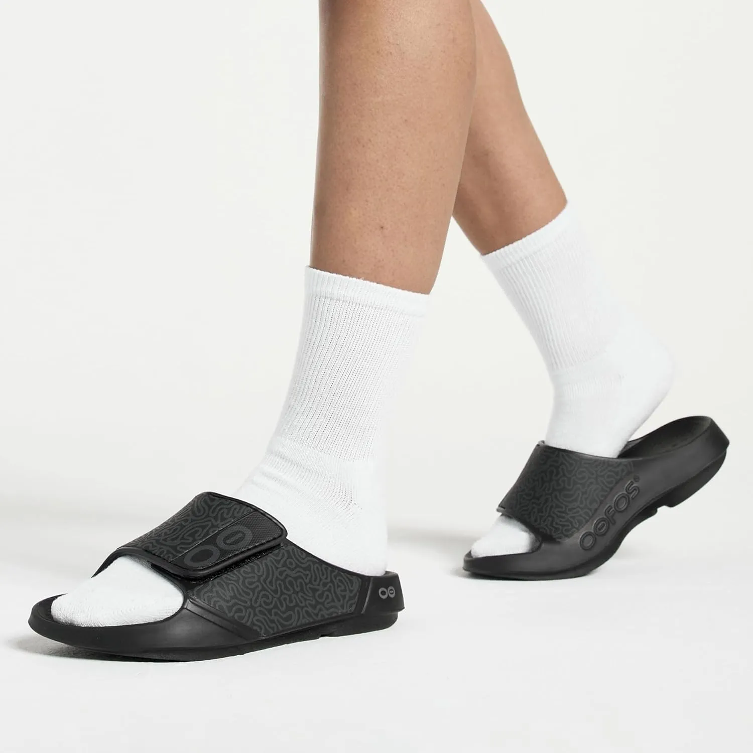 OOFOS OOahh Sport Slide Sandal - Lightweight Recovery Footwear - Reduces Stress on Feet, Joints & Back - Machine Washable - Hand-Painted Graphics