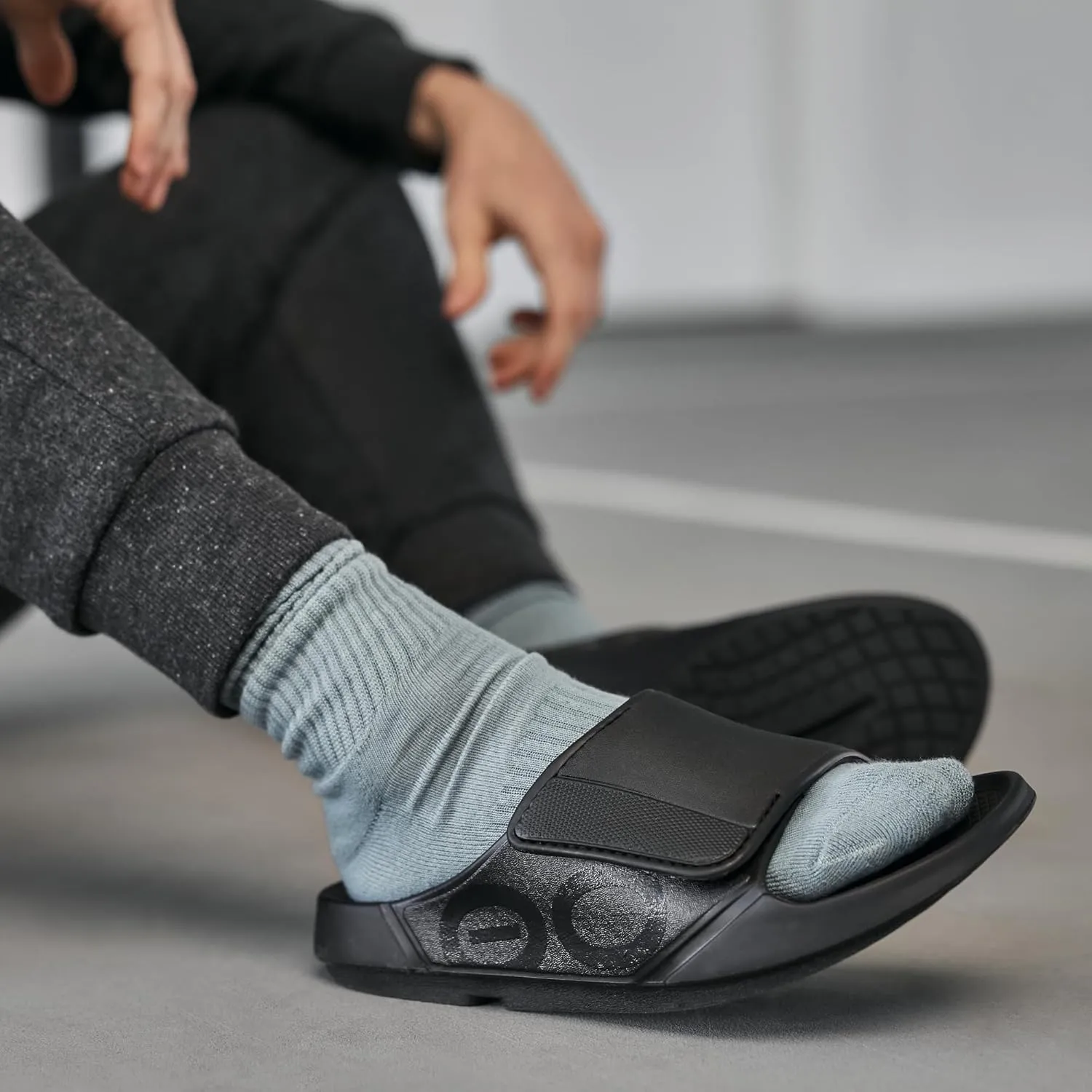 OOFOS OOahh Sport Slide Sandal - Lightweight Recovery Footwear - Reduces Stress on Feet, Joints & Back - Machine Washable - Hand-Painted Graphics