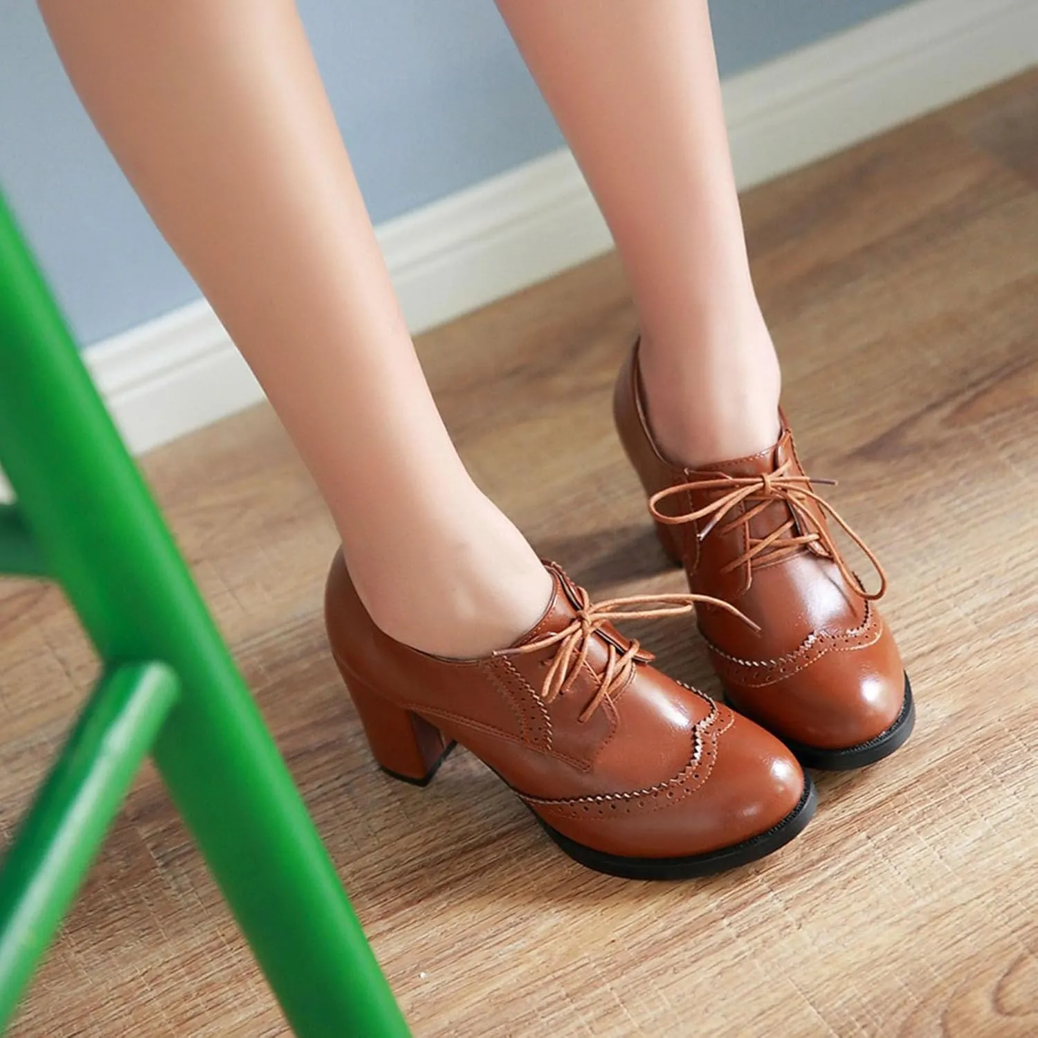 SHEMEE Retro Wingtip Oxfords for Women Chunky Block Heels Brogues Saddle Shoes Round Toe Lace Up Pumps Thick High Heeled Booties