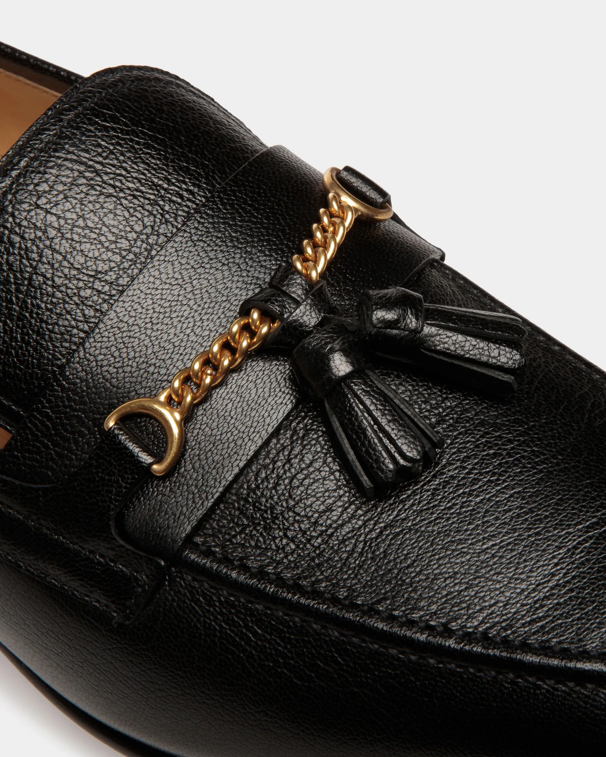 Suisse Loafers In Black Leather