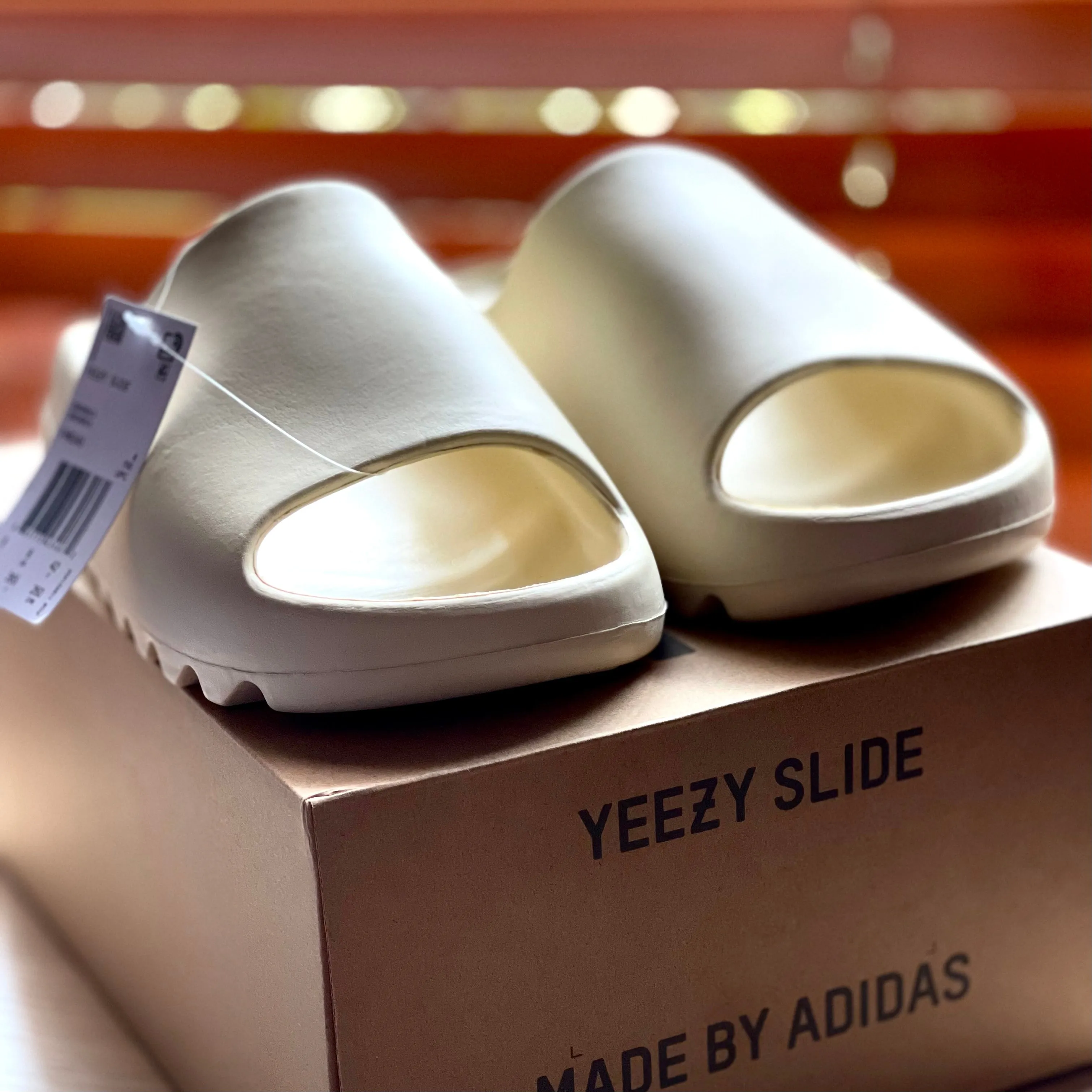 Yeezy Slides - 'Bone'