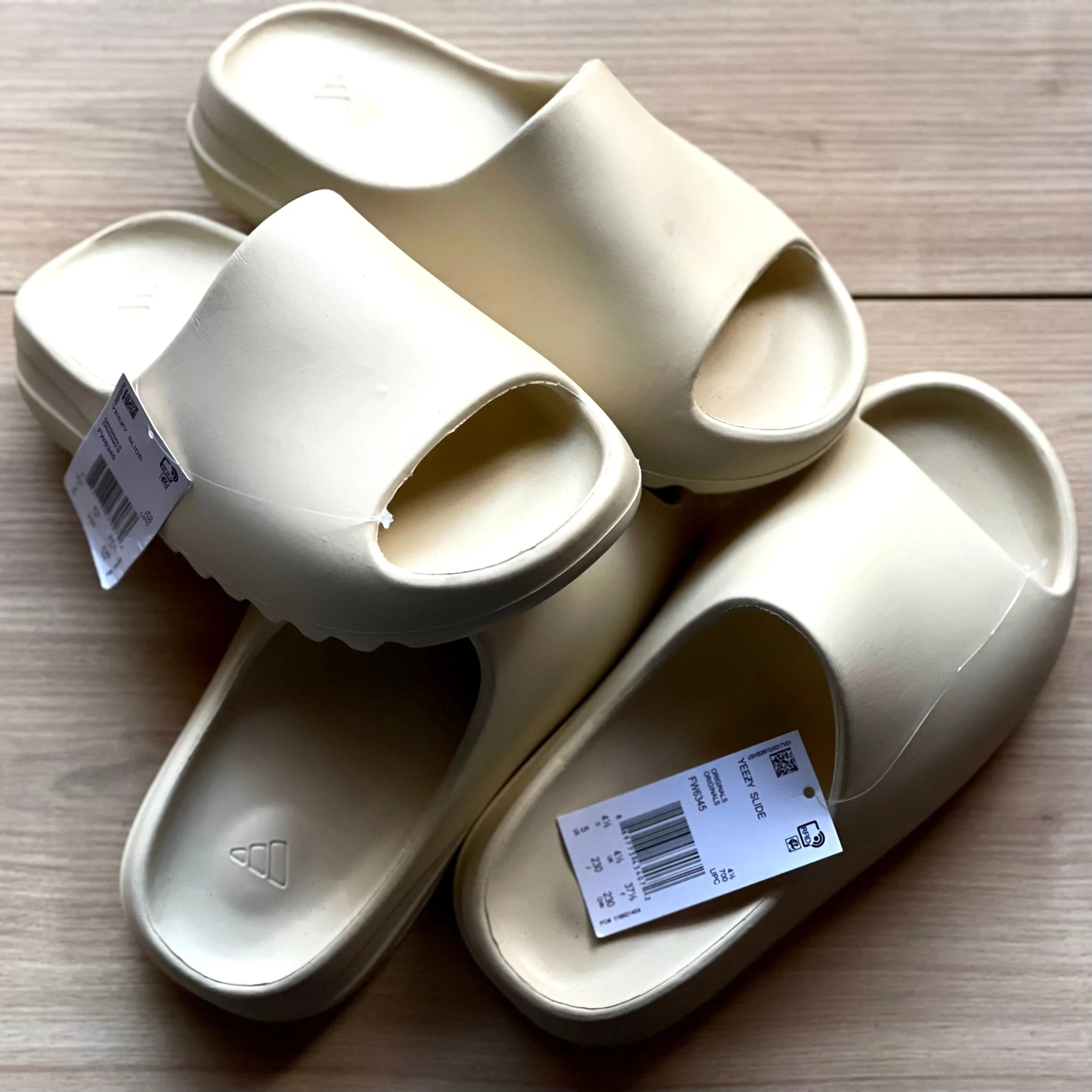 Yeezy Slides - 'Bone'